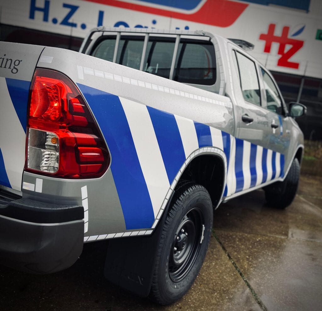 Toyota Hilux Defensie - Auto Belettering - Close-up | Trim-Line Zevenbergen