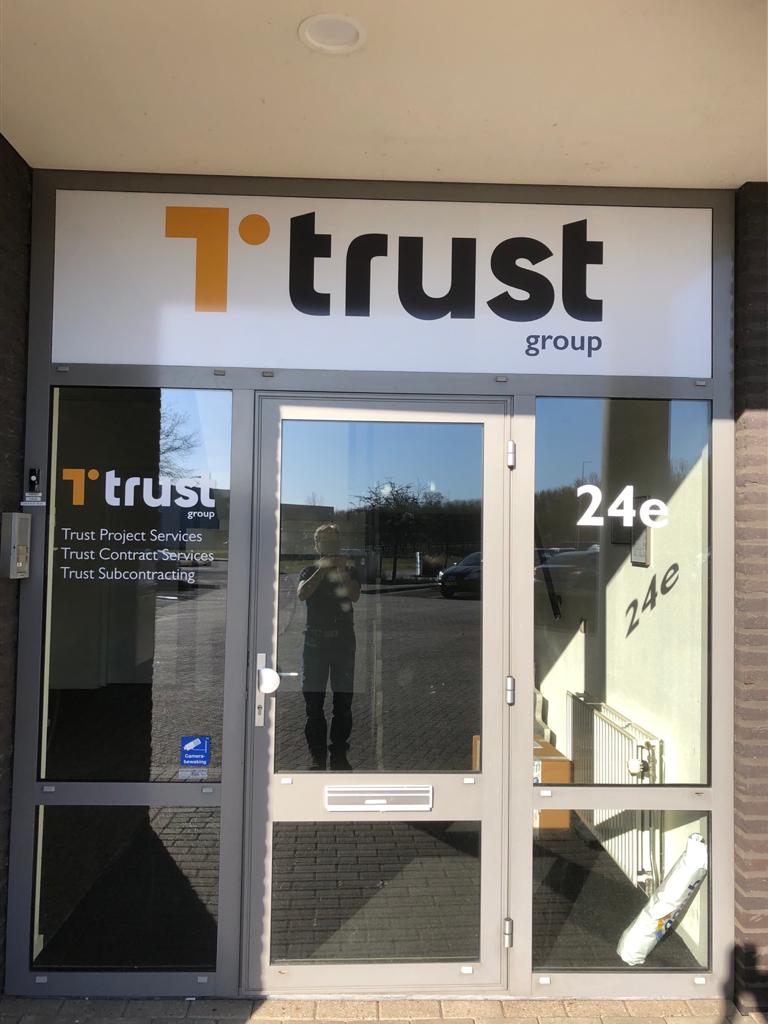 Trust Group - Entree Signing | Trim-Line Zevenbergen