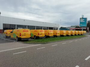 DHL - bedrijfswagen belettering - wagenpark | Trim-Line Zevenbergen