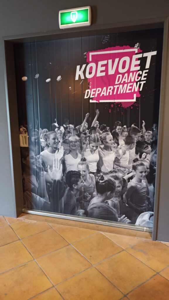 Koevoet Dance Department - Branddeur wrap | Trim-Line Zevenbergen