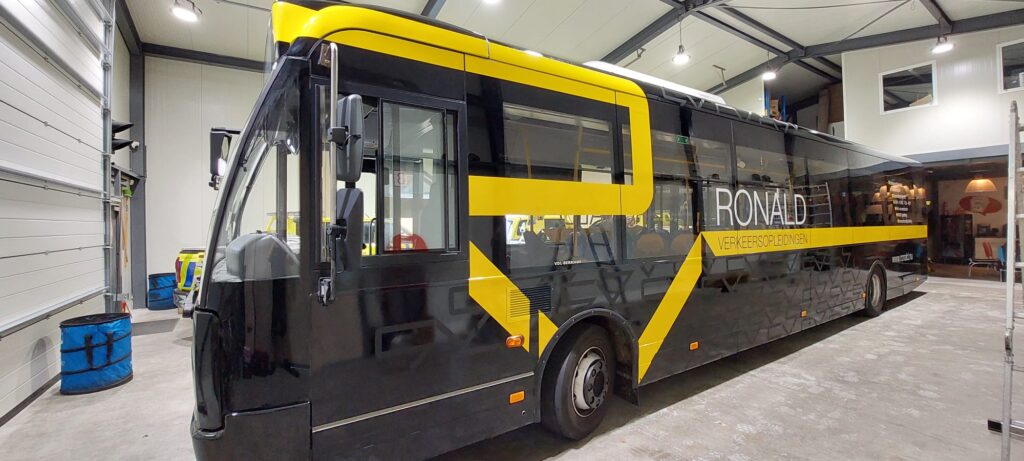 Ronald Verkeersopleidingen - Lesbus Full-wrap | Trim-Line Zevenbergen